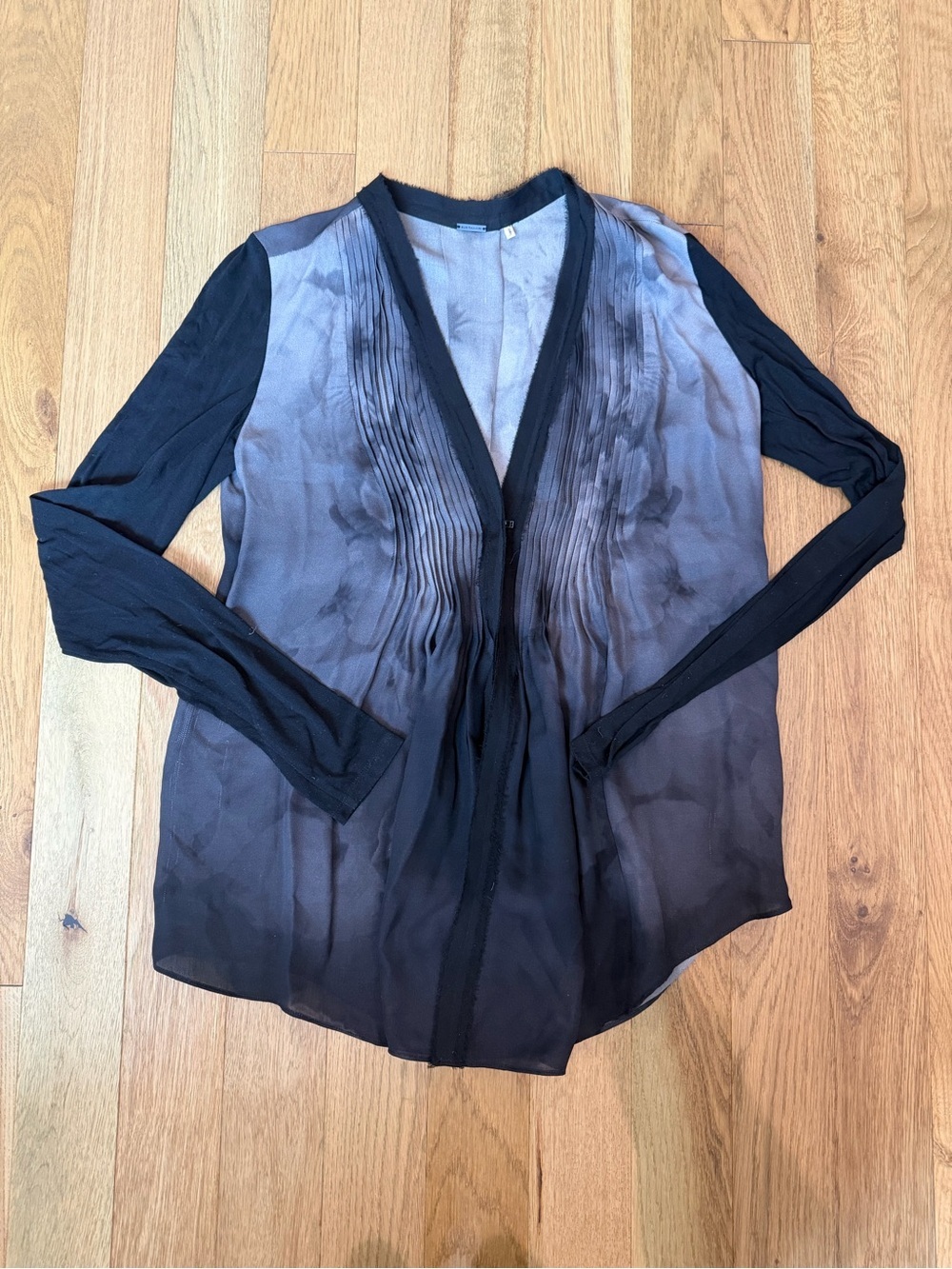 Elie Tahari Silk Ombre Pleated Blouse XS Gray Black Long Sleeve - Picture 5 of 9